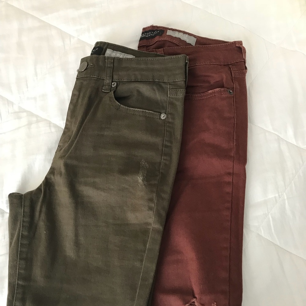 Two pair of Aeropostale jeggings.